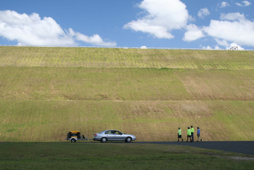 Spider ILD02 Dam wall mowing