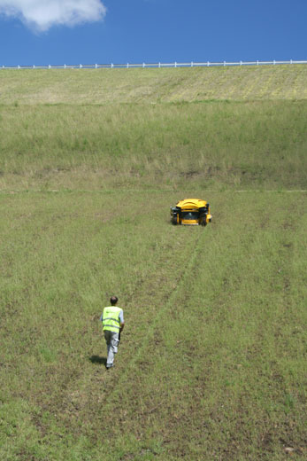 Spider ILD02 dam wall mowing